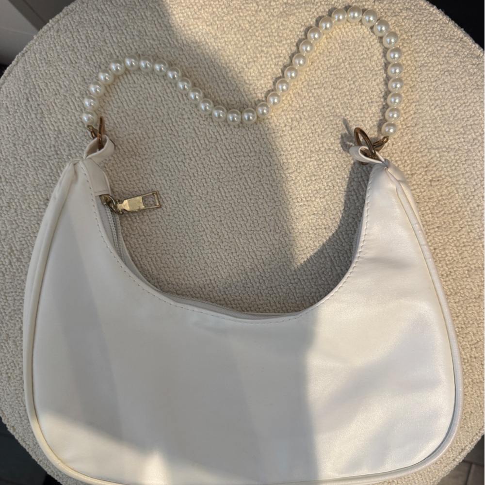 White Shoulder Bag with Pearl Strap